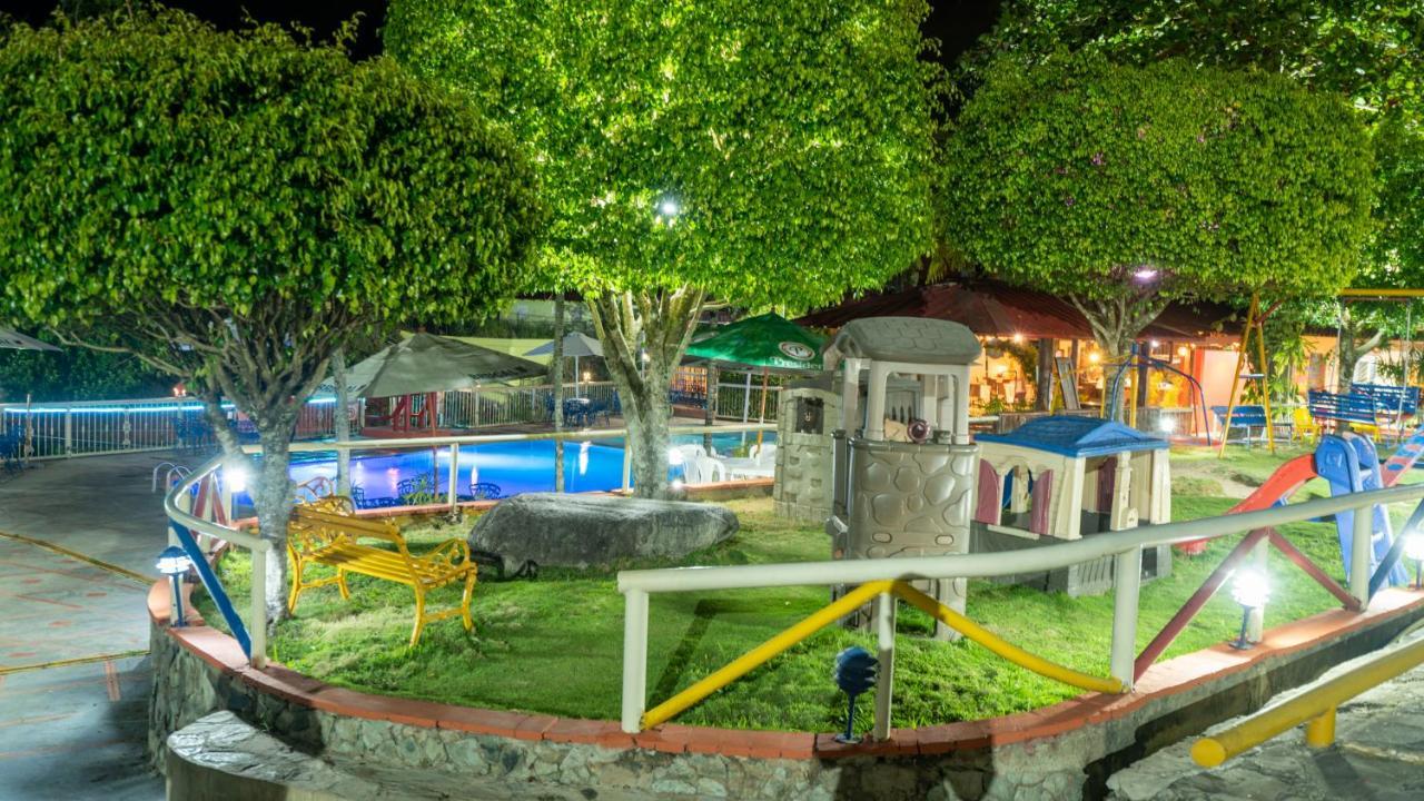 Jarabacoa River Club & Resort Екстер'єр фото