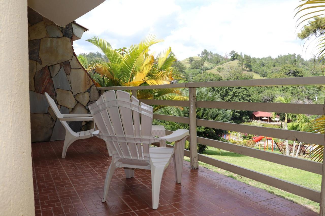 Jarabacoa River Club & Resort Екстер'єр фото